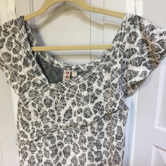 Dolan Left Coast Collection Gray Leopard Print Top - Picture 8 of 14